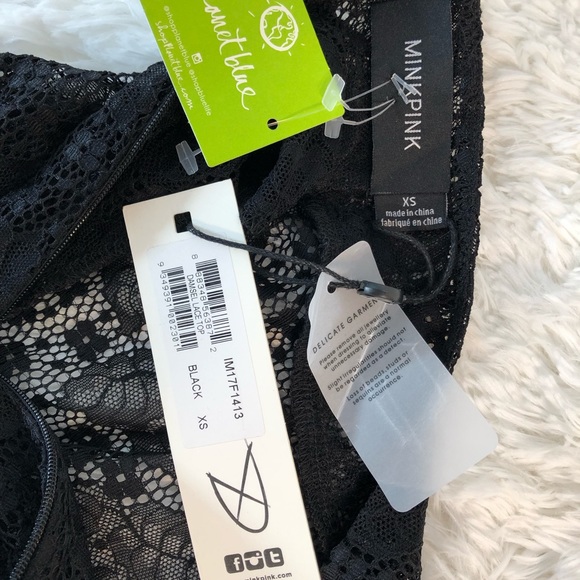 Women’s Lace Long Sleeved crop top is Stunning!! - Picture 2 of 8